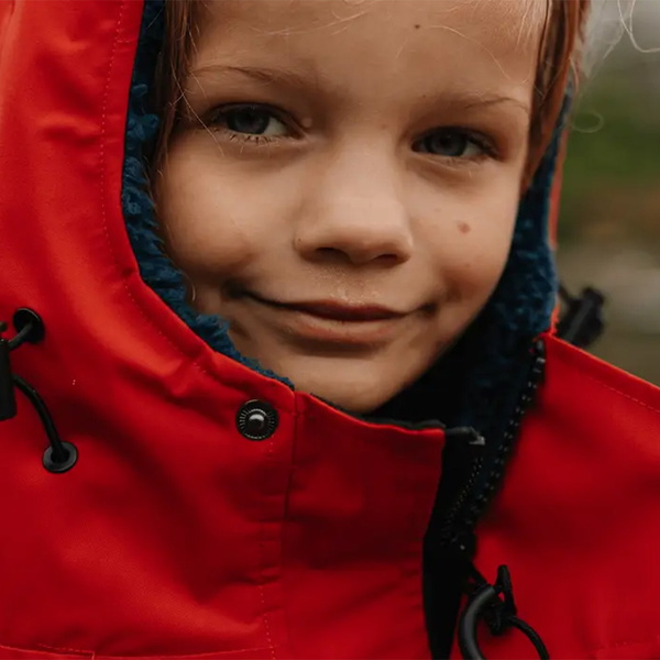 2025 Red Paddle Co Junior Dry Changing Poncho 00200900601 - Red